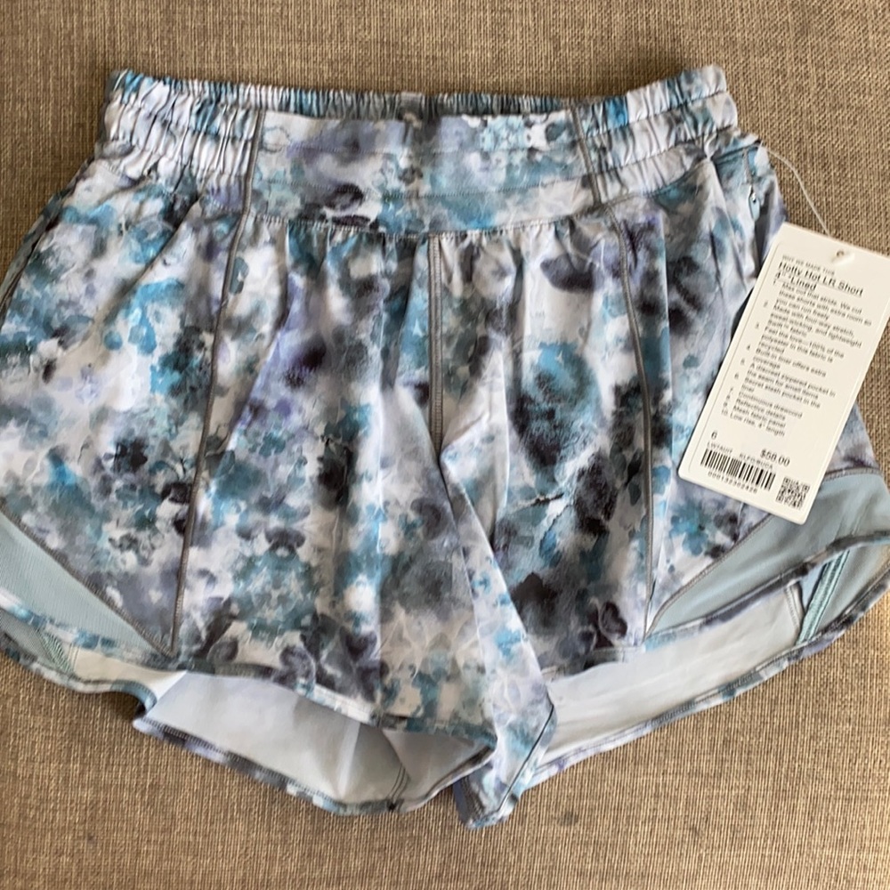 NWT Lululemon size 6 tall hotty hot shorts
